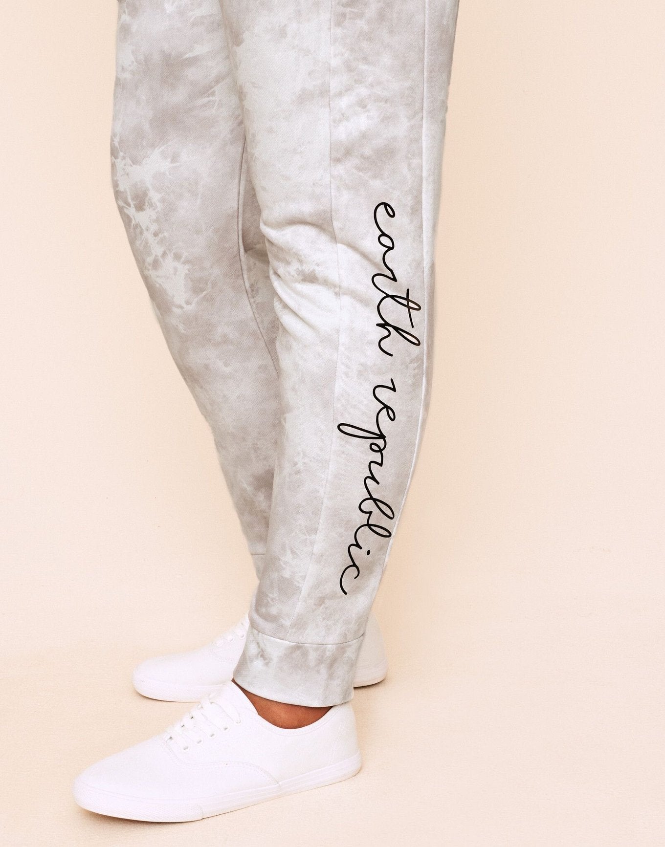 Earth Republic Shawn Jogger Pant Joggers in color Tea Stain Print and shape jogger