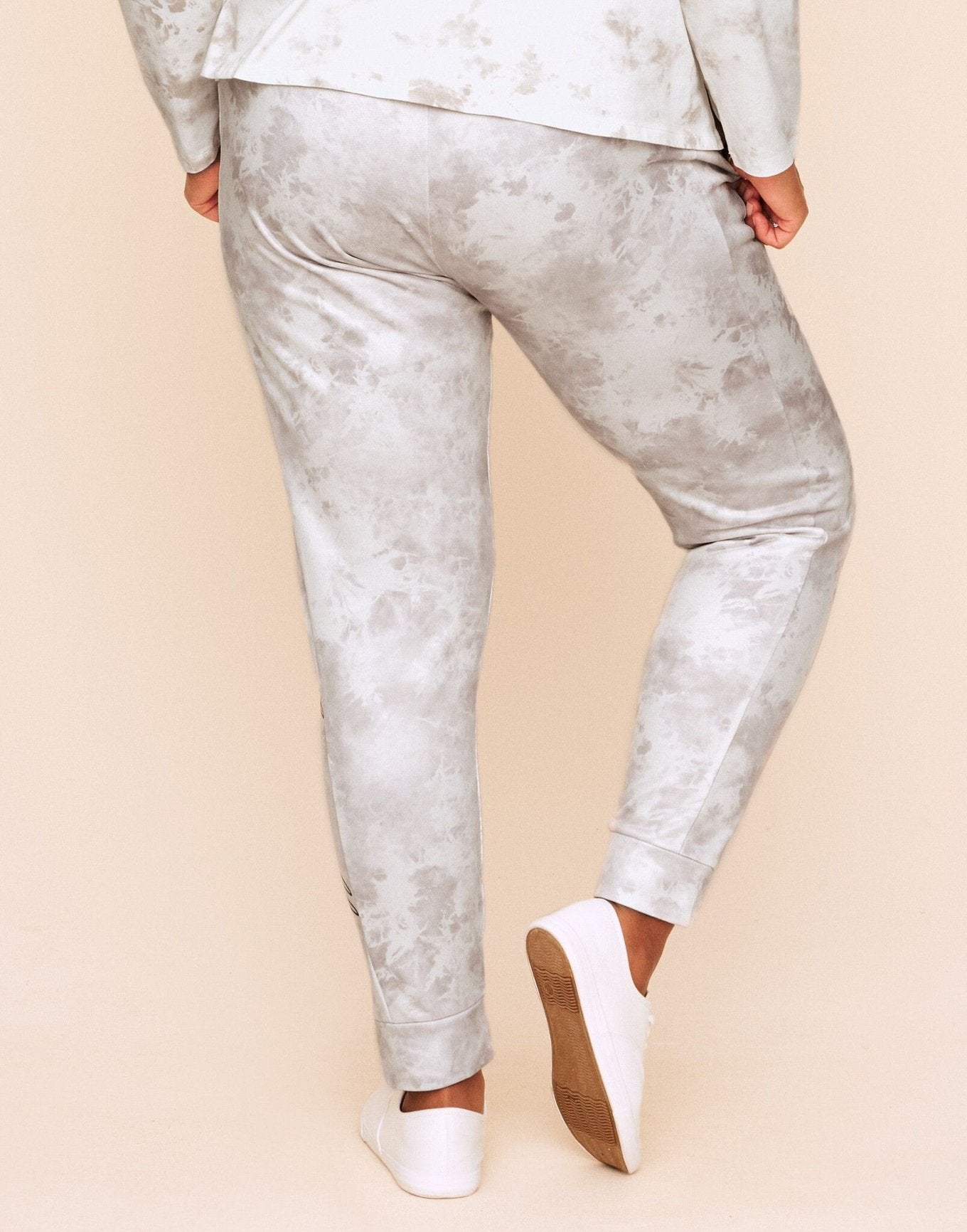 Earth Republic Shawn Jogger Pant Joggers in color Tea Stain Print and shape jogger