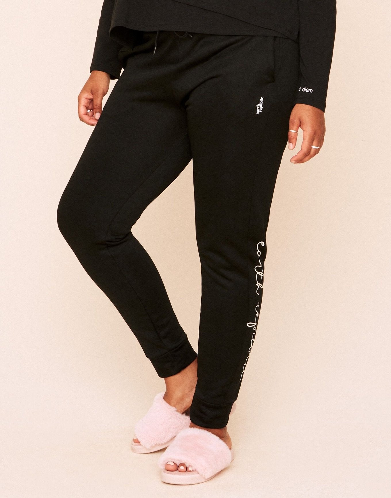 Earth Republic Shawn Jogger Pant Joggers in color Jet Black and shape jogger