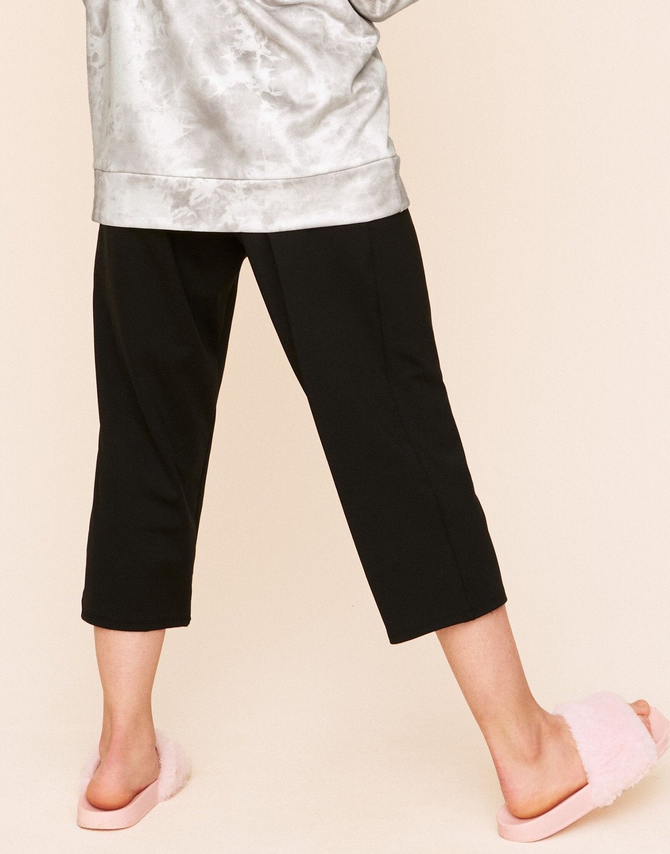 Earth Republic Jaelyn Cropped Pant Cropped Pant in color Jet Black and shape pant