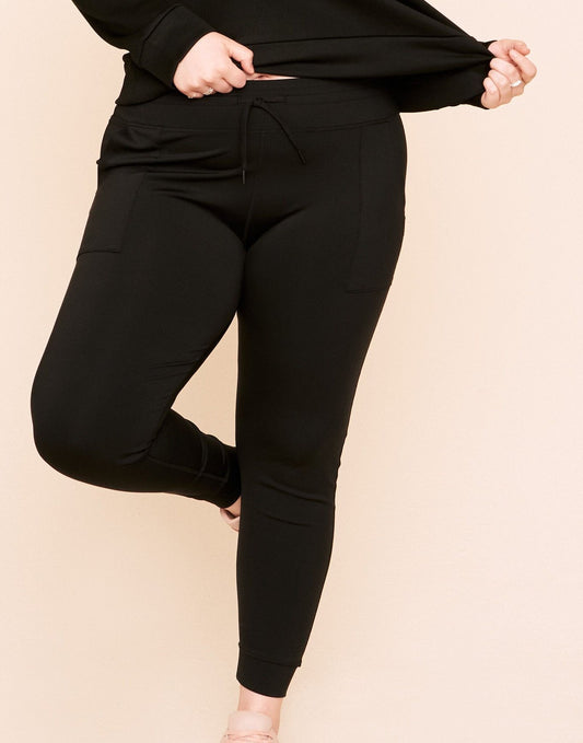 Earth Republic Jenesis Fitted Legging Leggings in color Jet Black and shape pant