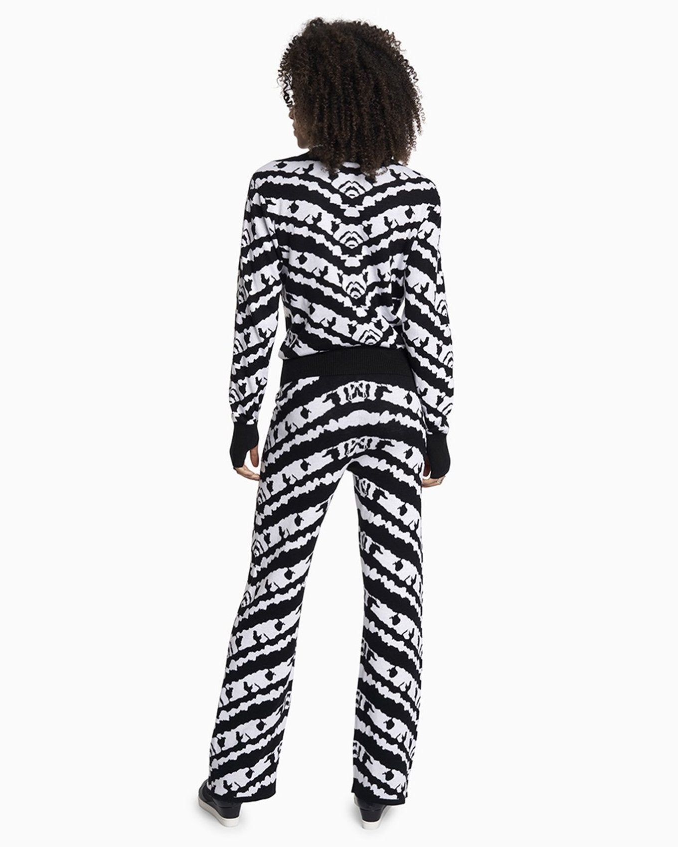 YesAnd Organic Knit Pant Knit Pant in color B&W Jacquard C01 and shape pants